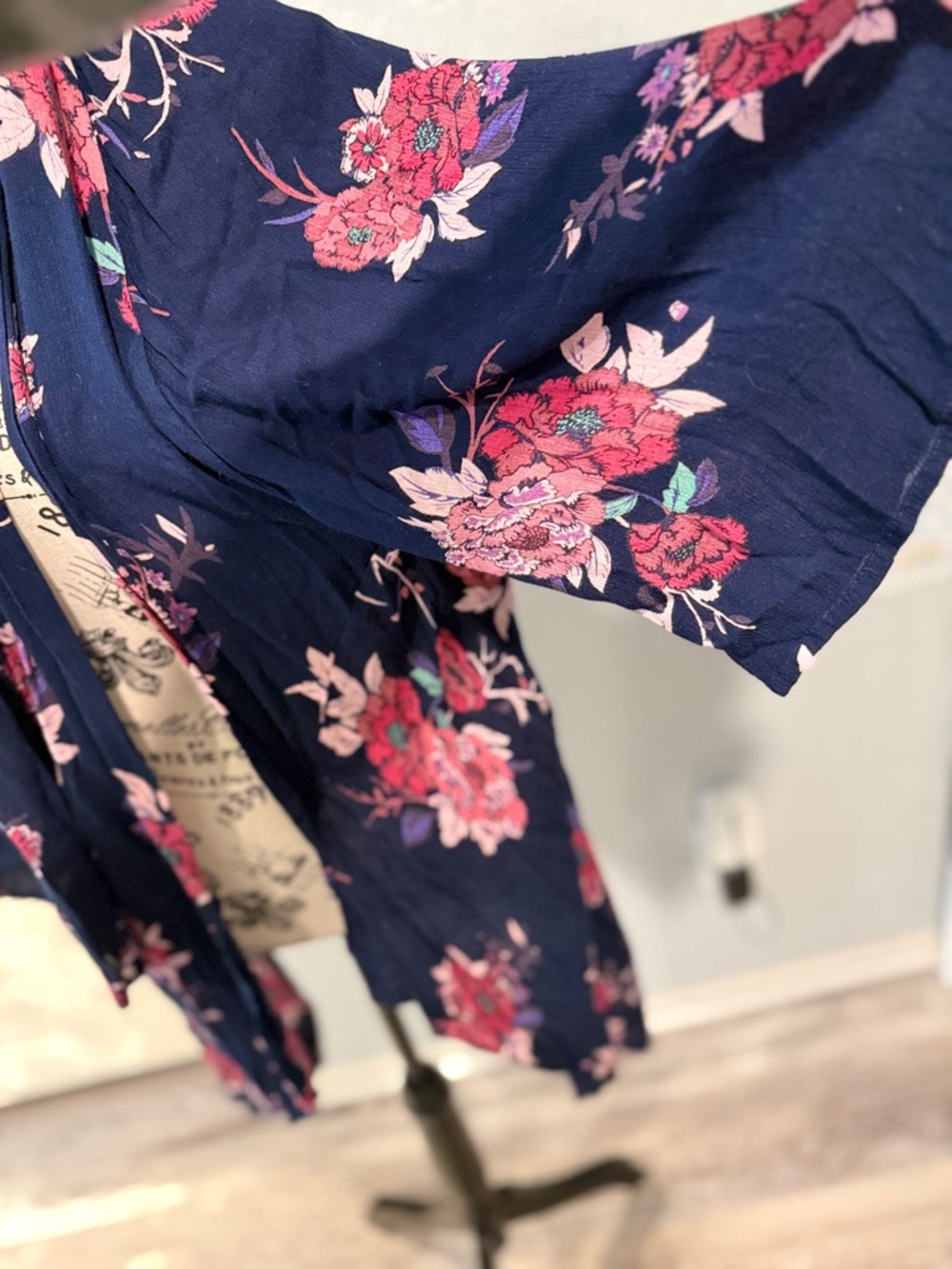 Patrons of Peace Small Boho Floral Kimono Cardigan Navy Pink Flowy Open Front - Picture 4 of 7